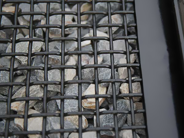 Hooked woven wire screen mesh